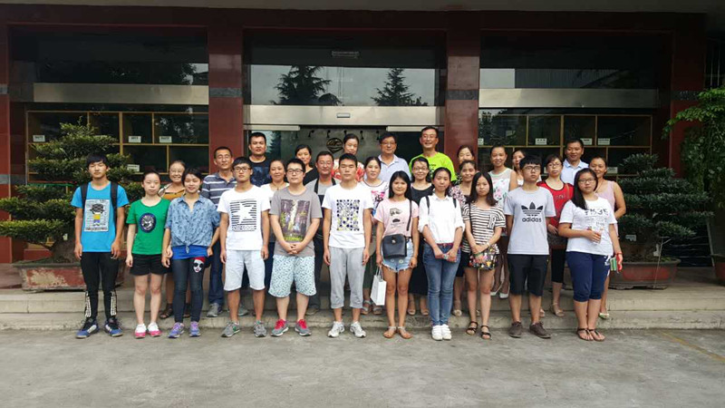 點(diǎn)點(diǎn)愛(ài)心，溫暖真情--2015年寶業(yè)（集團(tuán)）公司“愛(ài)心助學(xué)”活動(dòng)報(bào)道