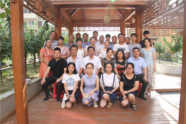 又是一年金秋季，助學(xué)圓夢(mèng)暖人心----2017年寶業(yè)集團(tuán)“金秋助學(xué)”活動(dòng)圓滿結(jié)束